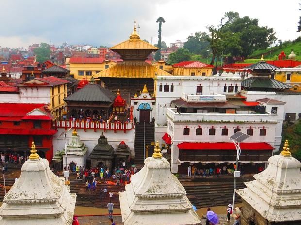 साउनको अन्तिम सोमबार आज शिवालयमा बिहानैदेखि भक्तजनको भीड