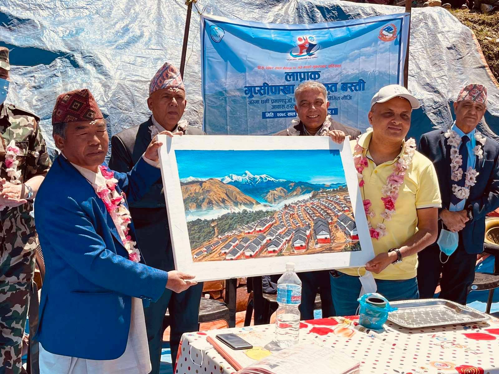 एनआरएनले रु. ५७ करोड ६६ लाख लगाएर बनाएको ‘लाप्राक नमूना बस्ती’ हस्तान्तरण गर्‍यो