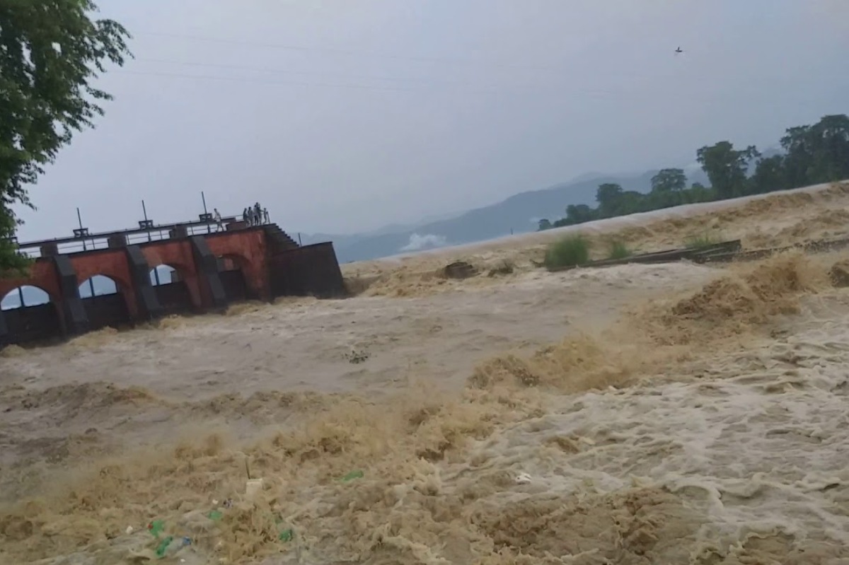 उदयपुरका ५ सय घर डुबानमा, बाढीले बगाउँदा एकको मृत्यु