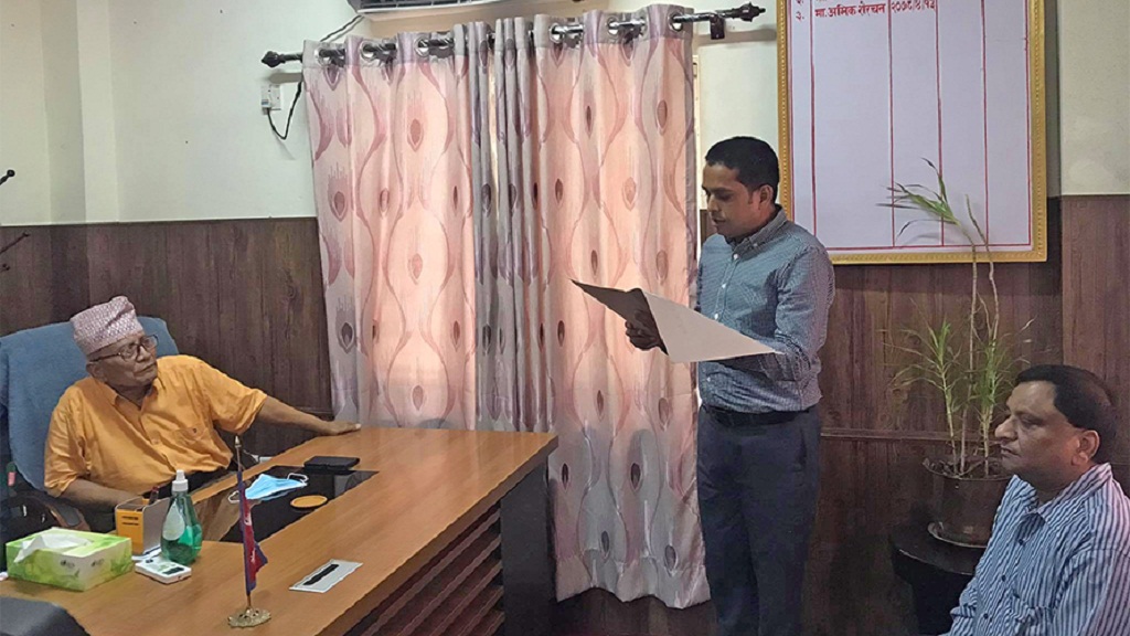 लुम्बिनीमा पनि ओली पक्षलाई संकट : शंकर पोखरेललाई हटाउन प्रदेश प्रमुखलाई बुझाइयो हस्ताक्षर (पत्रसहित)
