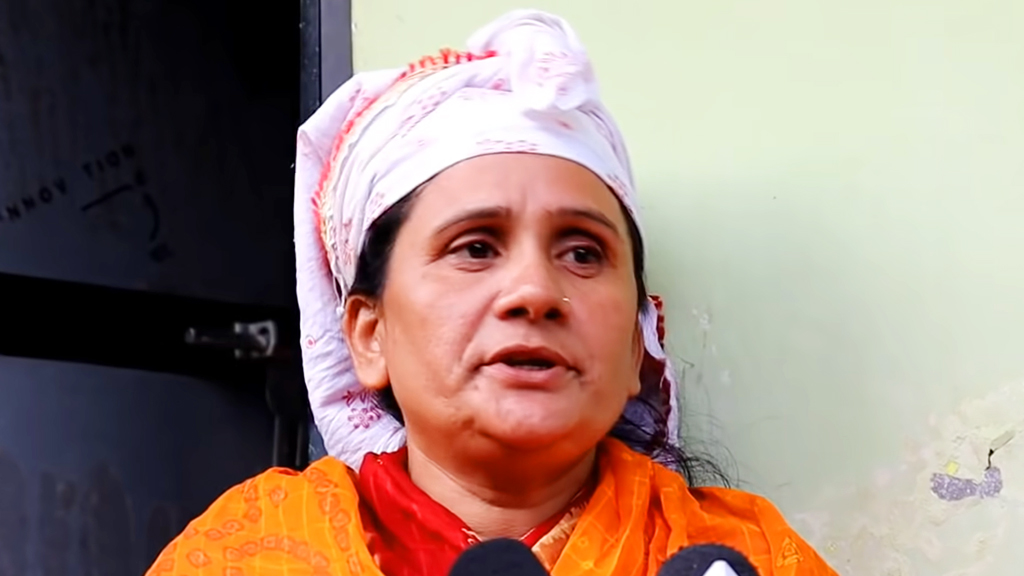 ‘कि मलाई च’क्कु हानोस्, होइन भने मेरो छोरालाई जस्तै गरी नवीन रावललाई च’क्कु हान्छु, कानून जाँन्दिनँ’