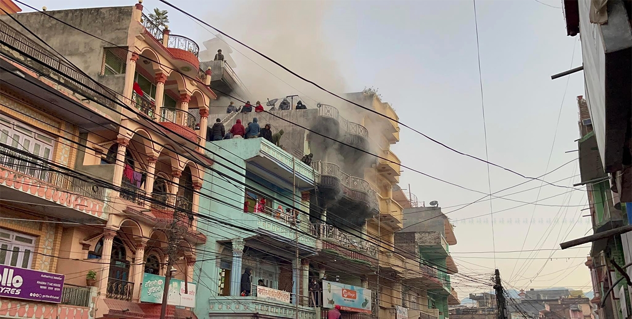 जुत्ता-चप्पल गोदाममा भीषण आगलागी, ५ जनाको मृत्यु