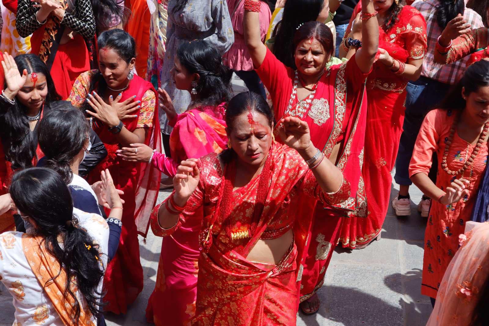 तिजको अवसरमा पशुपतिमा रमझम (फोटो फिचर)