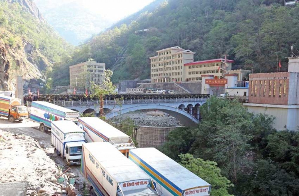 नेपाललाई कुनै सूचना नदिई फेरि बन्द गर्‍यो चीनले व्यापार नाका