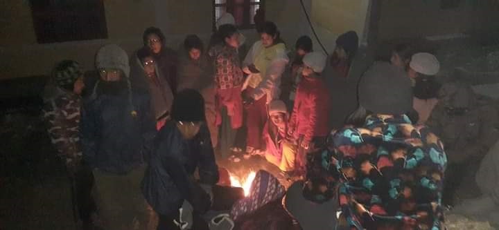 भूकम्प आउने हल्लाले कर्णालीबासी रातभर सडकमा, हल्ला फैलाउनेको खोजी हुँदै