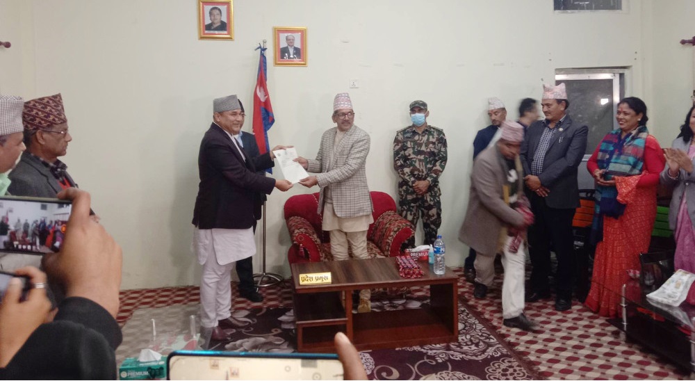 सुदुरपश्चिममा रावलले राजिनामा बुझाए, मुख्यमन्त्री कांग्रेसका शाहले लिए नियुक्ती