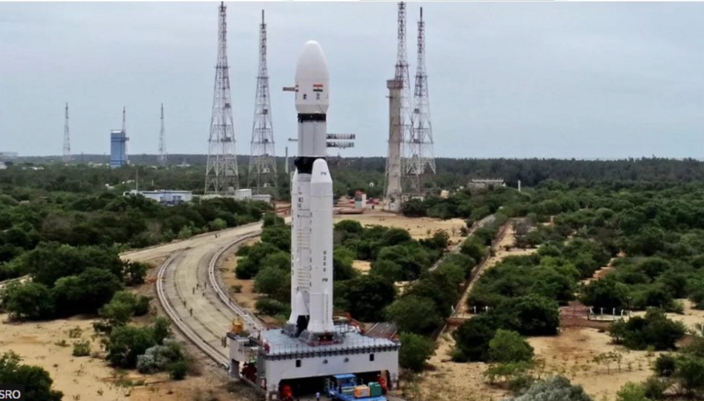 भारतले पठायो चन्द्रमाका लागि रकेट