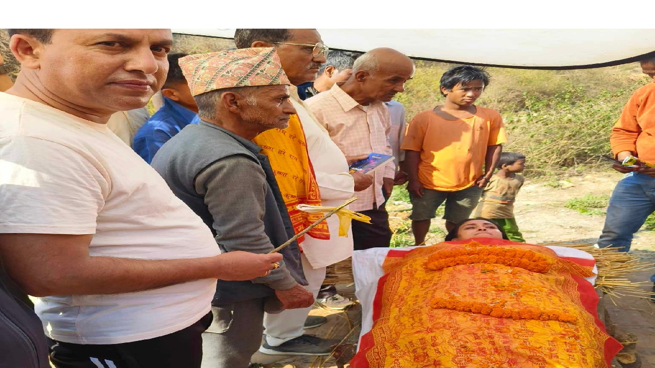 श्रीमतीको बिछोडमा तड्पिएर रुदै उनको सम्झनामा सम्पूर्ण जीवन समर्पण गर्नेको कथा…… (भिडियो)